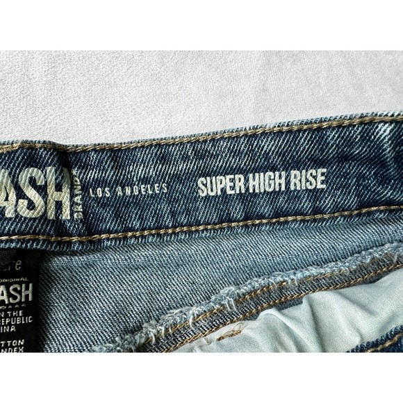 REWASH Super High-Rise Denim Jean Shorts - Distressed Cutoffs- Juniors S… - Picture 4 of 9